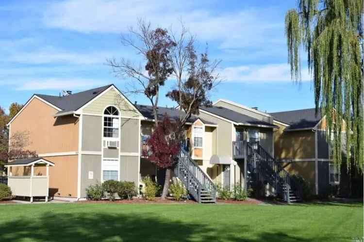 Multi-family house For Sale in 2010, Pioneer Way, Santa Rosa, California