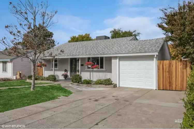 Single-family house For Sale in 6321, 33rd Avenue, Sacramento, California