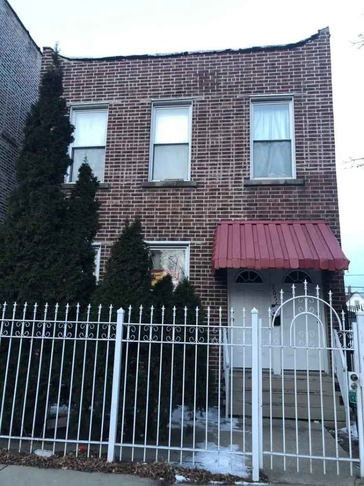 Multi-family house For Sale in 2656, South Ridgeway Avenue, Chicago, Illinois