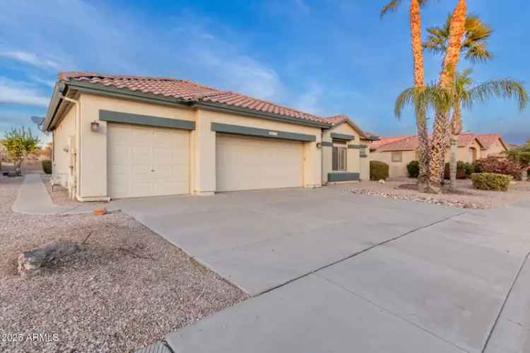 Single-family house For Sale in 4672, East Apricot Lane, Gilbert, Arizona