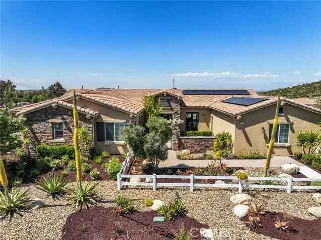 Single-family house For Sale in Menifee, California