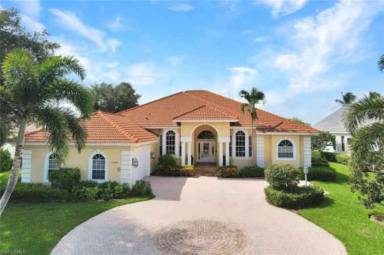 Single-family house For Sale in 1390, Gulfstar Drive South, Naples, Florida