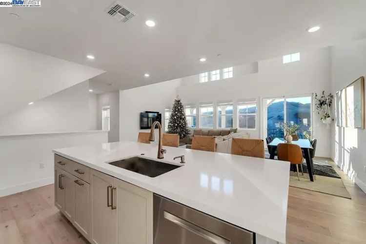 Condo For Sale in San Ramon, California