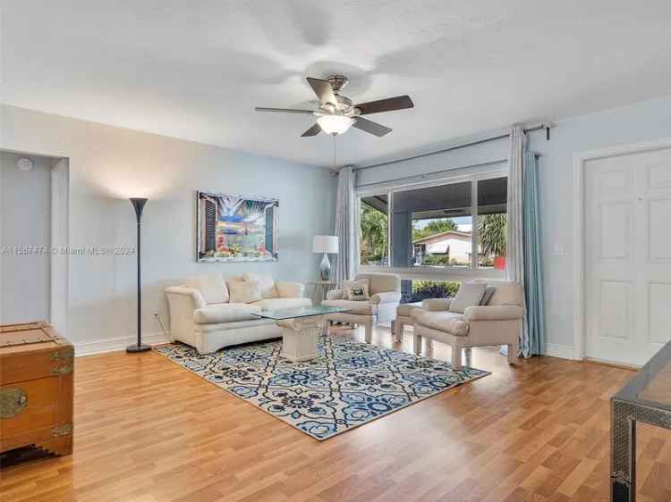 Single-family house For Sale in Pompano Beach, Florida