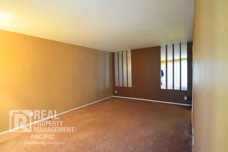 2 Bed 2 Bath Apartment Oakland - Gated Parking & Decks