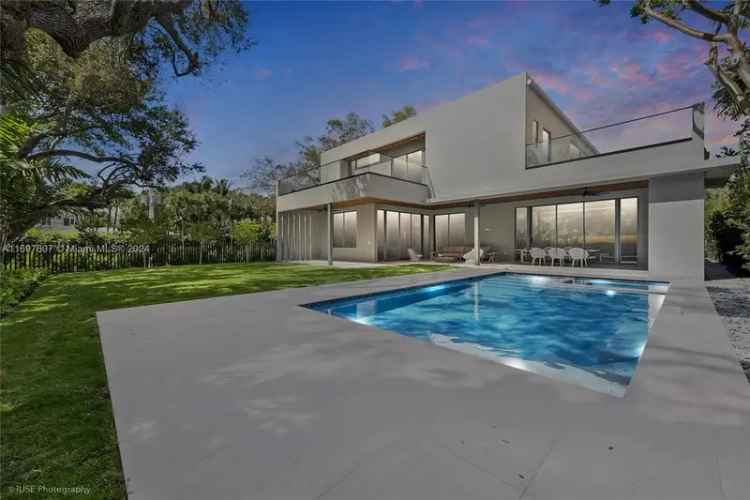 Single-family house For Sale in 3401, Halissee Street, Miami, Florida