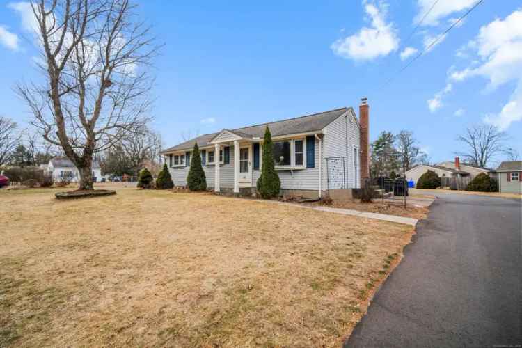 Single-family house For Sale in 74, Raffia Road, Enfield, Connecticut