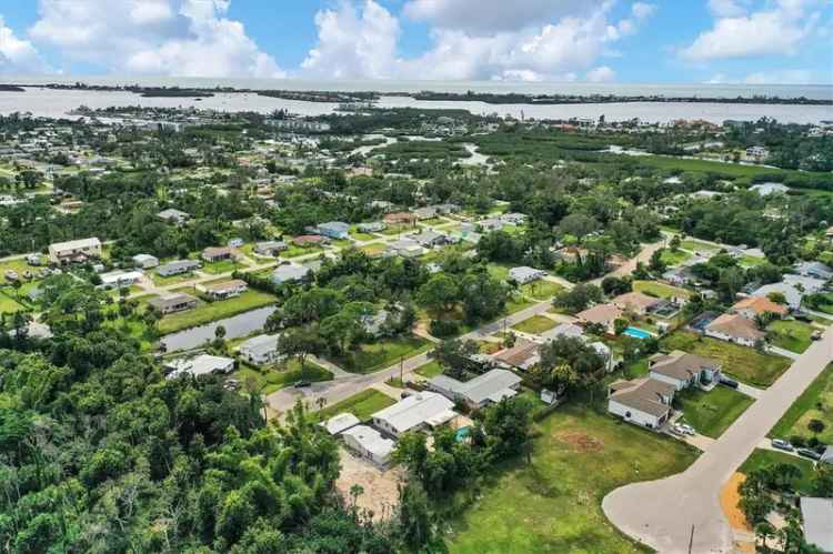 Single-family house For Sale in 1670, Lakeview Place, Englewood, Florida