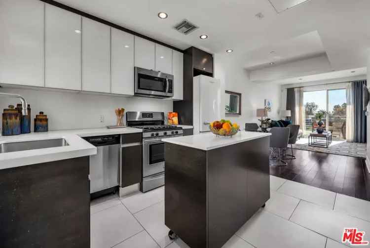 Condo For Sale in 7857, West Manchester Avenue, Los Angeles, California