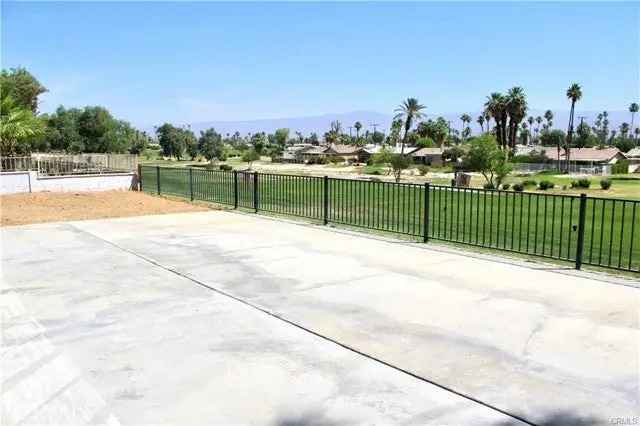 Single-family house For Sale in 43340, Illinois Avenue, Palm Desert, California