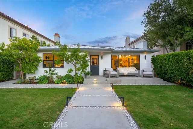 Single-family house For Sale in 542, Tustin Avenue, Newport Beach, California