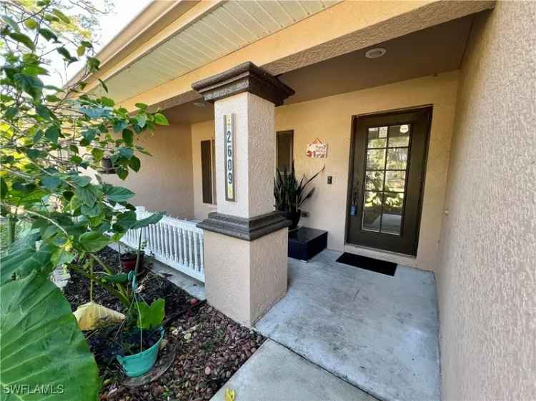 Single-family house For Sale in 2609, 11th Street West, Lehigh Acres, Florida