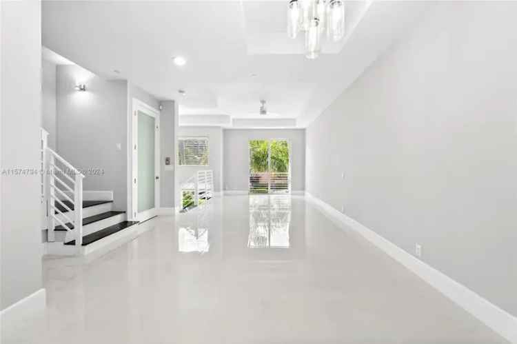 Single-family house For Sale in Fort Lauderdale, Florida