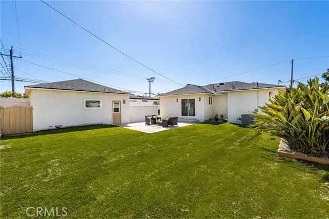 Single-family house For Sale in 2210, Fanwood Avenue, Long Beach, California