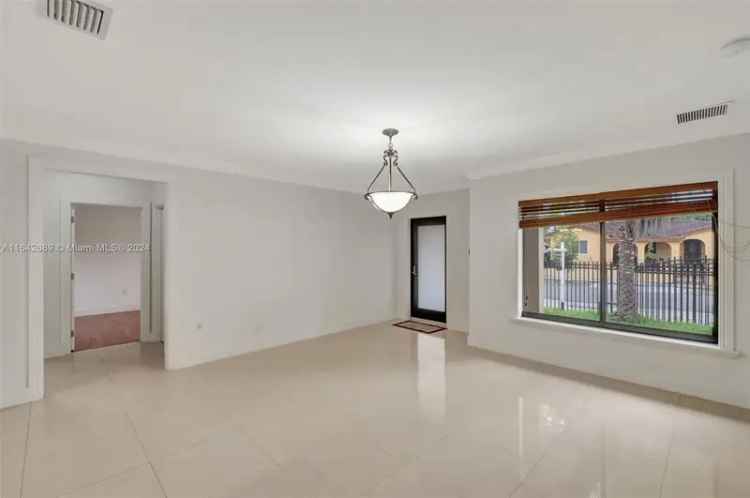 Single-family house For Sale in 141, Southwest 51st Court, Coral Gables, Florida