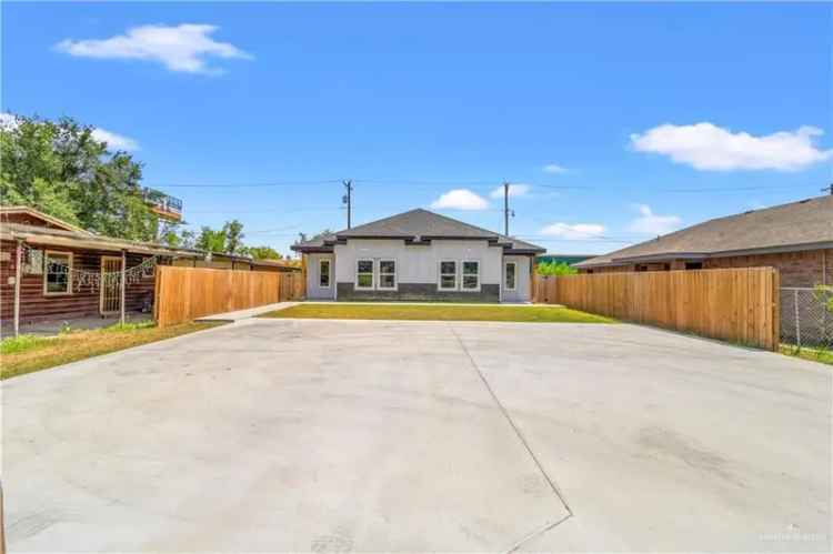 Multi-family house For Sale in Alamo, Texas