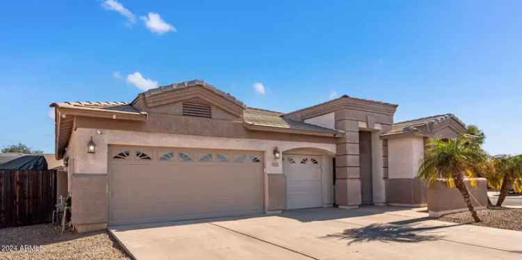 Single-family house For Sale in 15211, North 184th Court, Surprise, Arizona