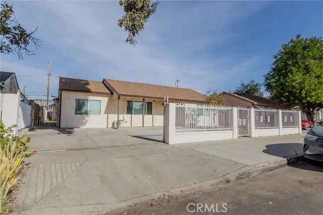 Single-family house For Sale in 11969, Burton Street, Los Angeles, California