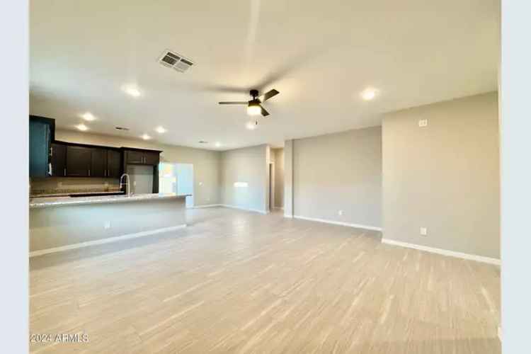 Single-family house For Sale in Arizona City, Arizona