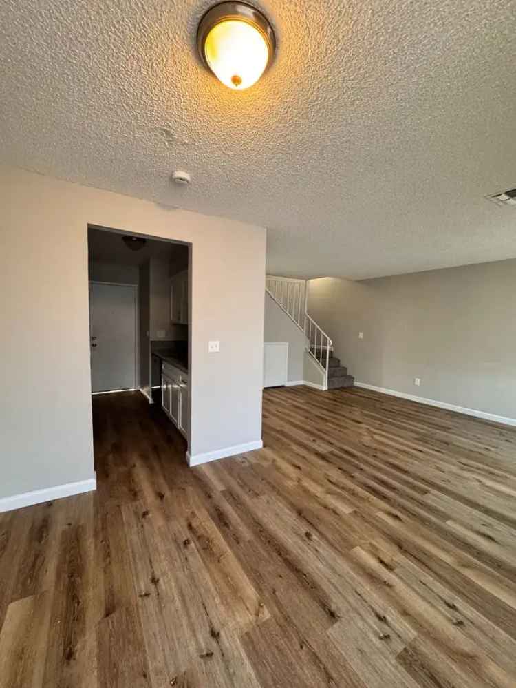 Bakersfield Townhouse for Rent - 3 Bed 2.5 Bath