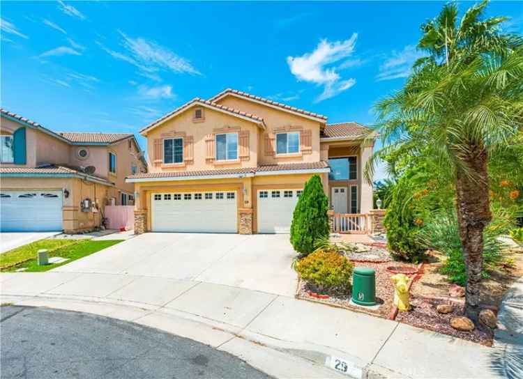 Single-family house For Sale in 29, Villa Roma, Lake Elsinore, California