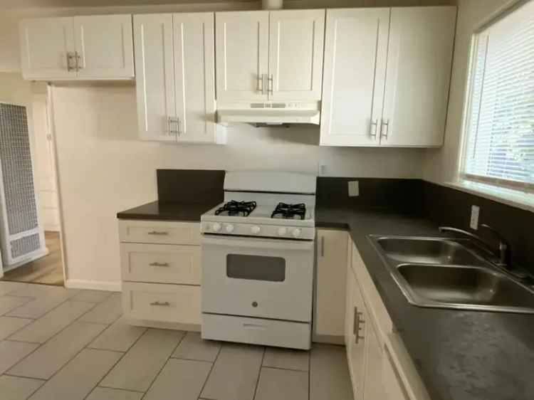 Apartment Unit for Rent Laminate Floors Dishwasher Stove Oven Private Yard