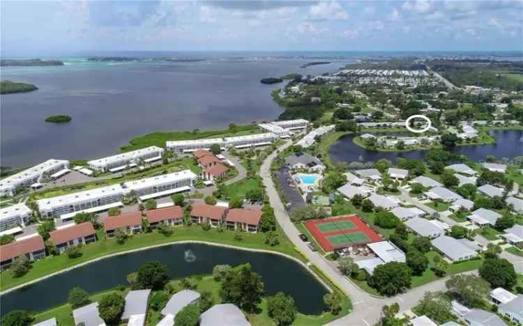 Condo For Sale in 4523, Independence Drive, Bradenton, Florida