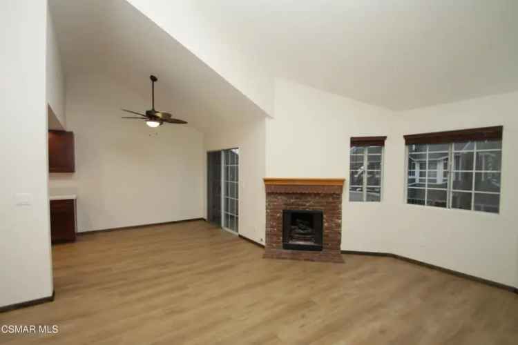 Single-family house For Sale in 22040, Gault Street, Los Angeles, California