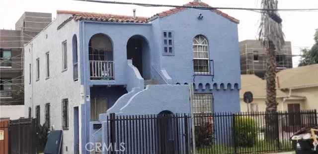 Multi-family house For Sale in 3908, South Budlong Avenue, Los Angeles, California