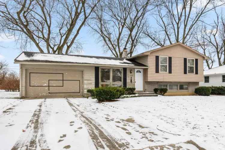 Single-family house For Sale in 1123, Highland Terrace Drive, New Haven, Indiana