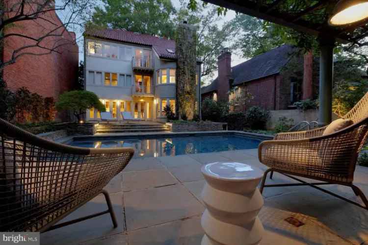 Single-family house For Sale in 2319, Bancroft Place Northwest, Washington, District of Columbia