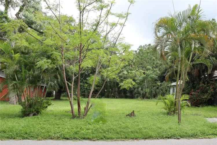 Land For Sale in 1326, 25th Street, Sarasota, Florida