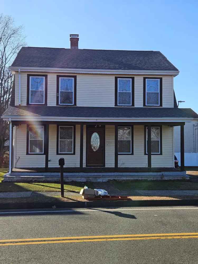 Multi-family house For Sale in 120, South End Road, New Haven, Connecticut