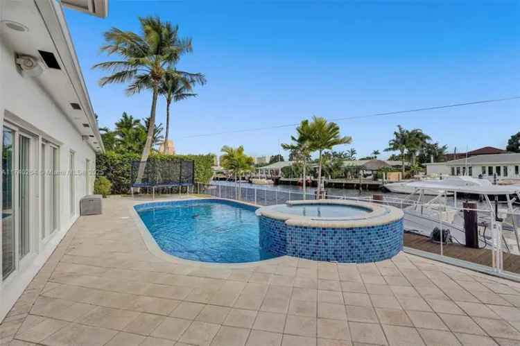 Single-family house For Sale in 2816, Northeast 24th Place, Fort Lauderdale, Florida