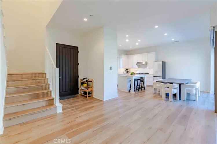 Condo For Sale in 151, Winnett, Irvine, California