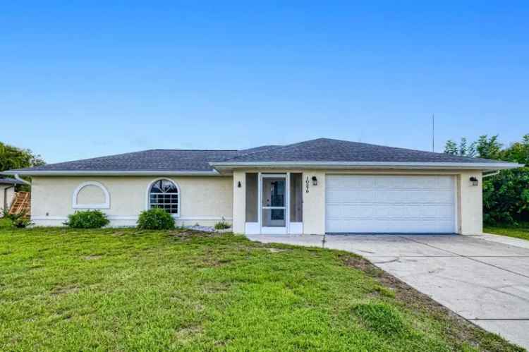 Single-family house For Sale in Englewood, Florida