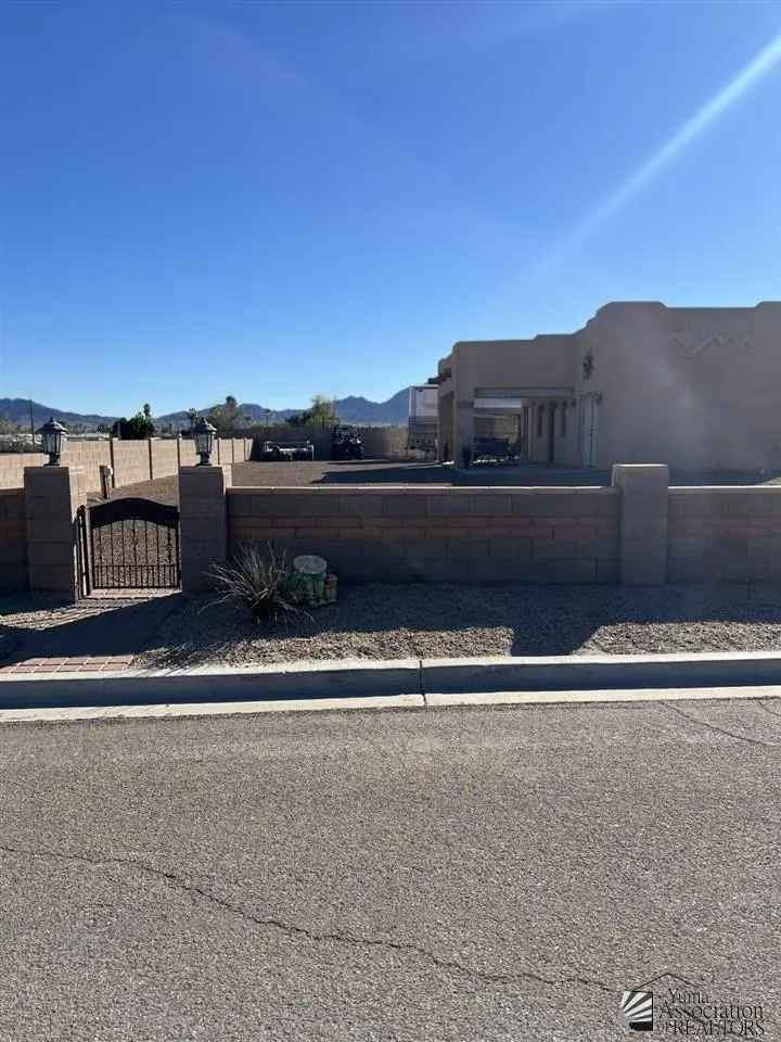 Single-family house For Sale in 13169, South Sheila Avenue, Fortuna Foothills, Arizona