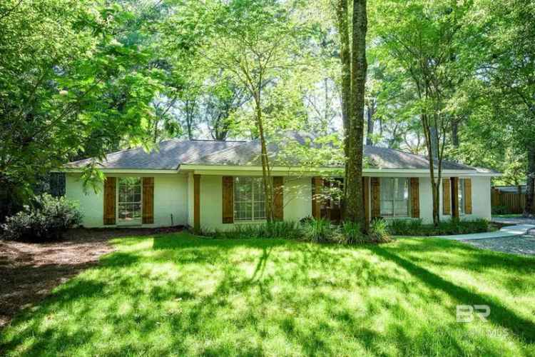 Single-family house For Sale in Fairhope, Alabama