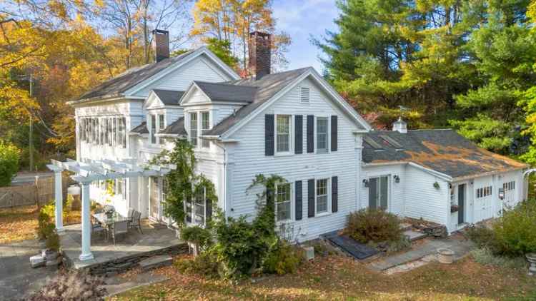 Single-family house For Sale in 40, University Drive, Torrington, Connecticut