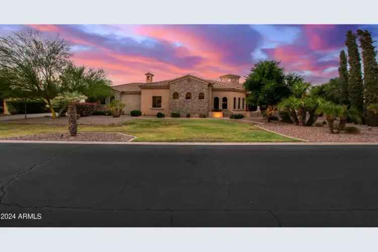 Single-family house For Sale in 2300, East Sanoque Court, Gilbert, Arizona