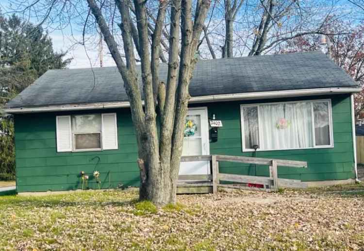 Single-family house For Sale in 2402, Manhattan Street, Michigan City, Indiana