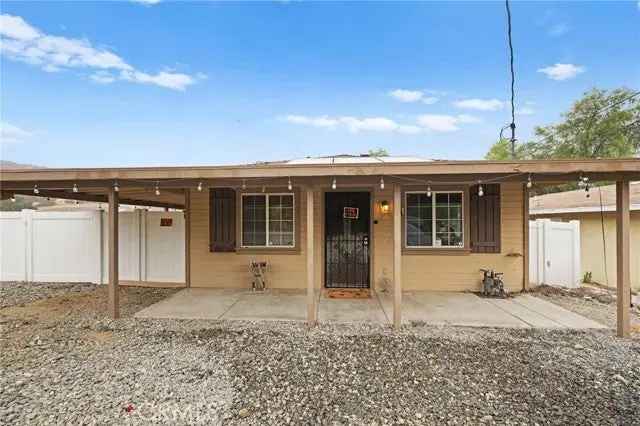 Single-family house For Sale in 23939, Elsinore Lane, Menifee, California