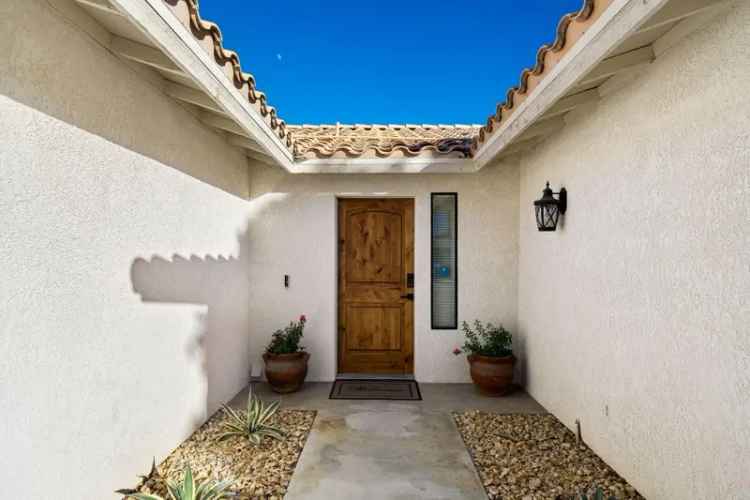 Single-family house For Sale in 44530, San Luis Rey Avenue, Palm Desert, California