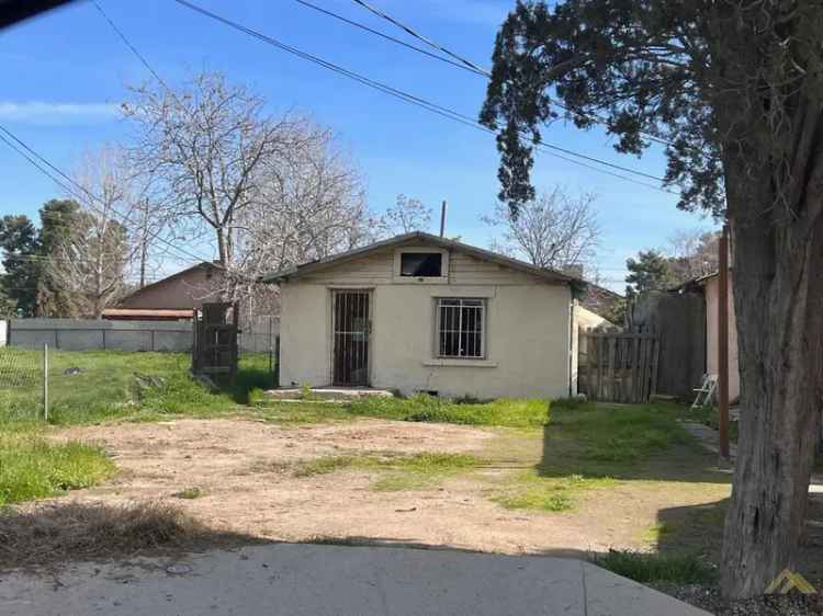 Single-family house For Sale in Bakersfield, California