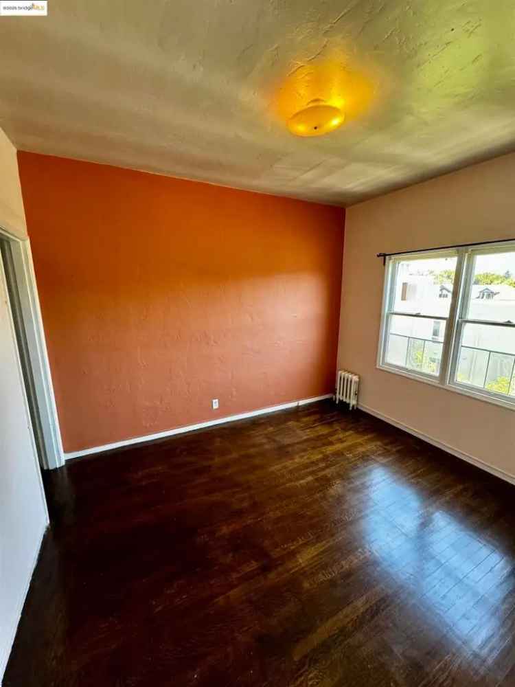 Multi-family house For Sale in 410, Fairmount Avenue, Oakland, California