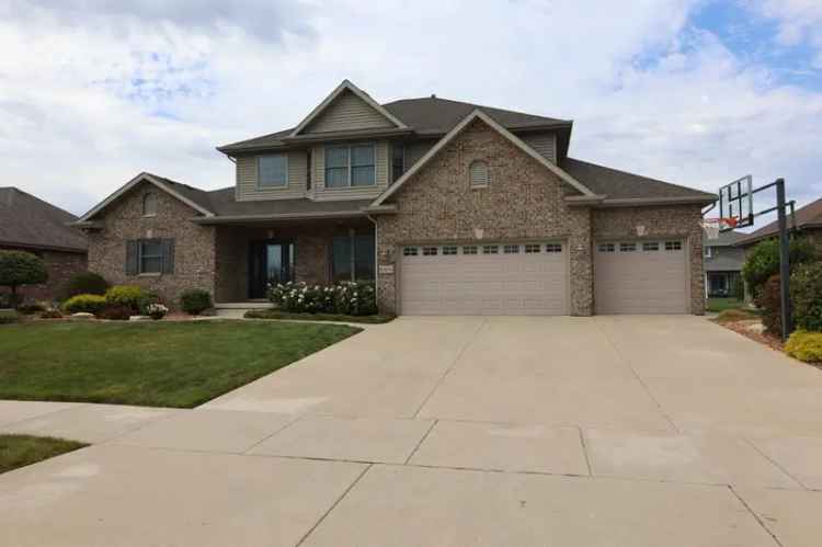 Single-family house For Sale in 10406, Silver Maple Drive, St. John, Indiana