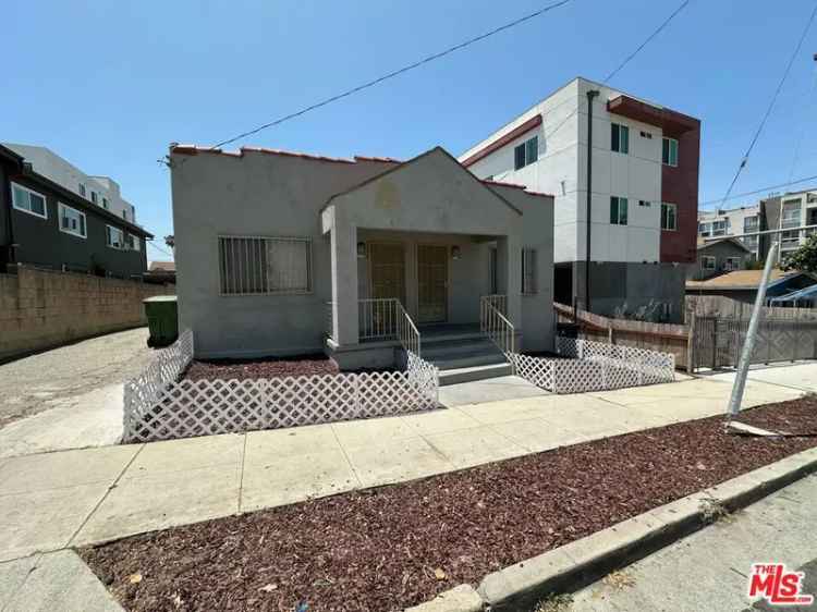 Multi-family house For Sale in 1113, South Hobart Boulevard, Los Angeles, California