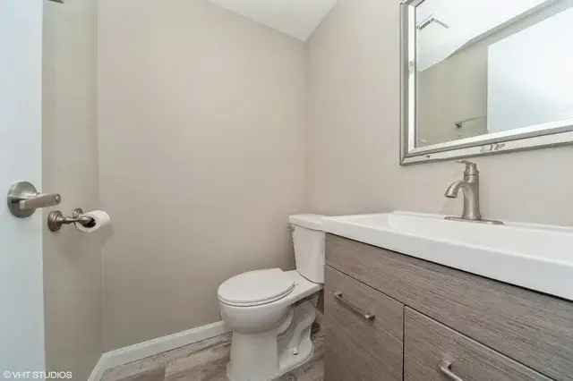 Updated 2 Bed Townhouse For Rent - Garage, Basement, Community Pool