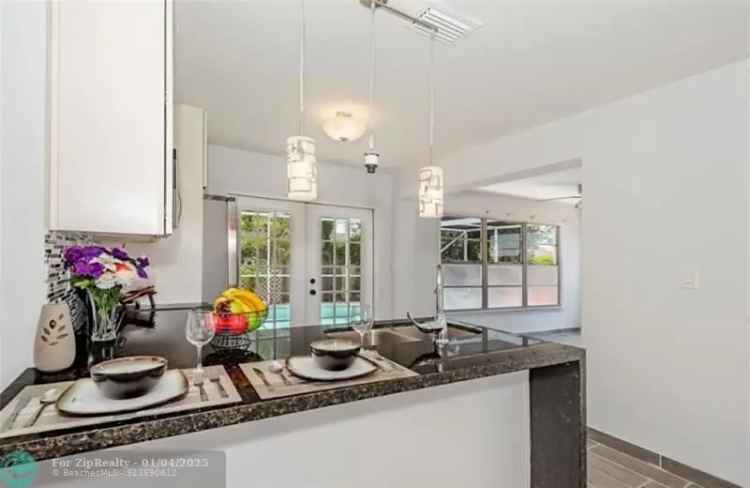 Single-family house For Sale in 1624, Northeast 30th Court, Pompano Beach, Florida