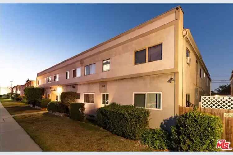 Multi-family house For Sale in 1623, Lomita Boulevard, Los Angeles, California